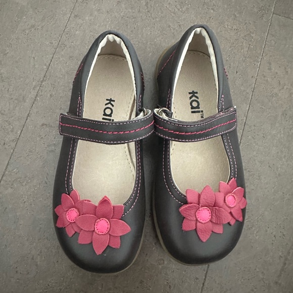 See Kai Run Mary Janes - Toddler size 11 - Picture 7 of 7